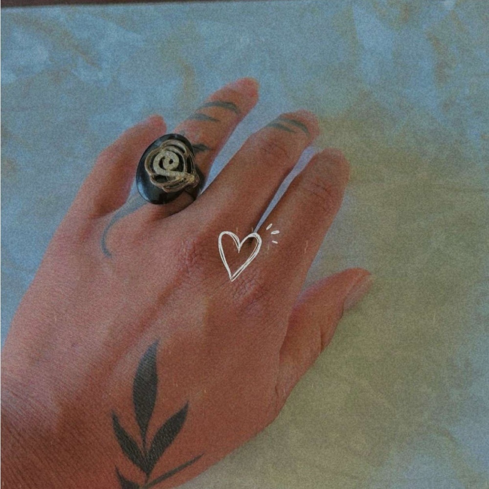 Elegant Black Rose Ring Vintage